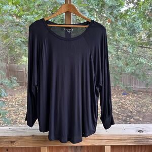 LOFT Women's Black Drapey Soft Knit Long Sleeve Top Size M. NEW